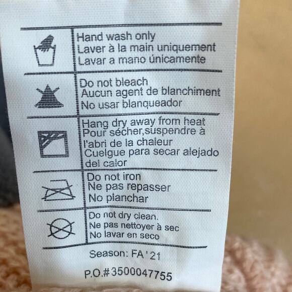 Carhartt Pink Knit Beanie with Gray Pom Leather Logo Excellent Condition! - Picture 7 of 9